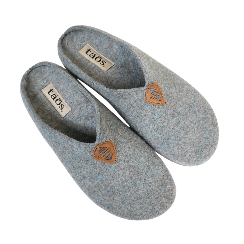 Taos Footwear Gray Felt Slip-On Mules with Tan Patch
